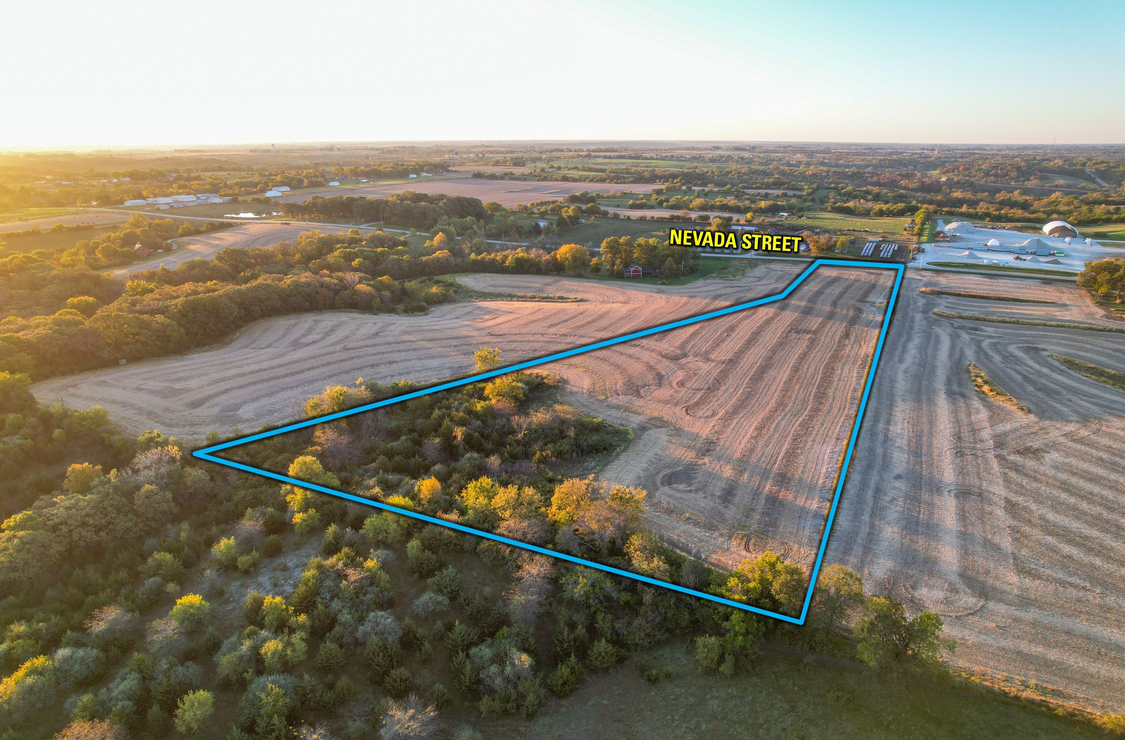 Listing Photo: West 1